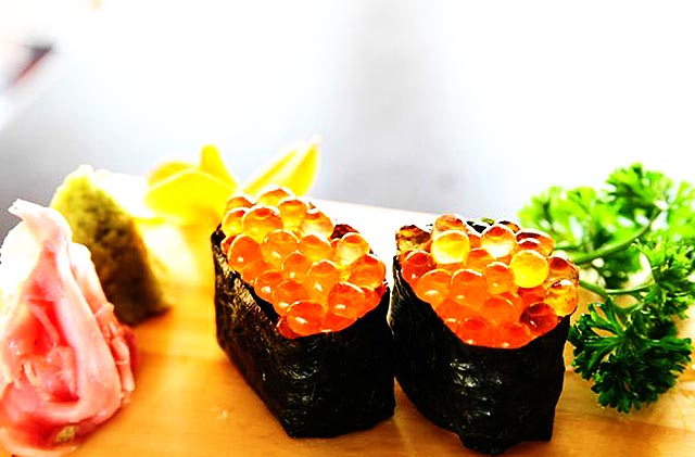 sushi-trung-ca-hoi-ngon.jpg